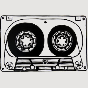 Impresión de cinta de casete en linóleo: arte retro inspirado en los años 80