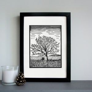Highland Tree Linolschnitt Druck, Natur Linolschnitt, im Freien Kunstdruck