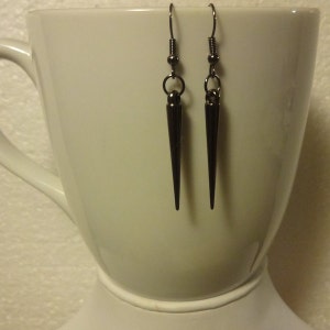 Boucles d&#39;oreilles pendantes avec pointes moyennes ou grandes disponibles en argent, or, bronze à canon ou noir