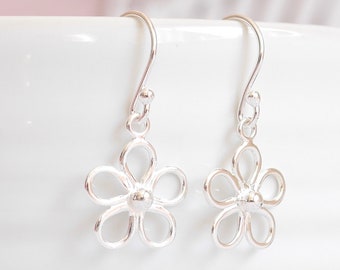 Daisy Earrings ∙ 925 Sterling Silver Daisy Jewellery ∙ Silver Earrings ∙ Dangle Earrings ∙ Birthday Gift for Her ∙ Mothers Day Present