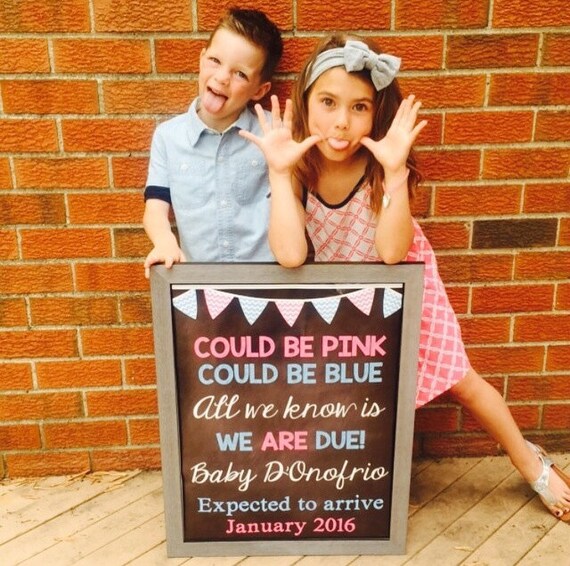 Pink or Blue Pregnancy Announcement // Pregnancy Reveal // Chalkboard photo prop *DIGITAL FILE Il_570xn