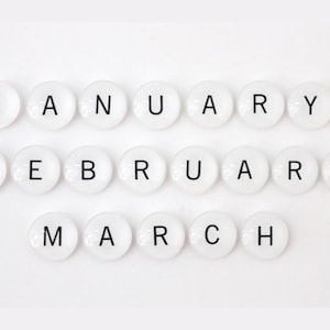 Juego de imanes de vidrio para todo el mes / Fondo negro o blanco / Imanes con letras de calendario / Decoración magnética de vidrio para todo el mes / Pizarra blanca de borrado en seco