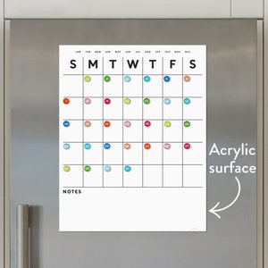 Premium acrylkalender voor niet-magnetische oppervlakken | Kalender voor slaapzalen | Housewarmingcadeau |  Opberger commandocentrum | Whiteboard koelkast