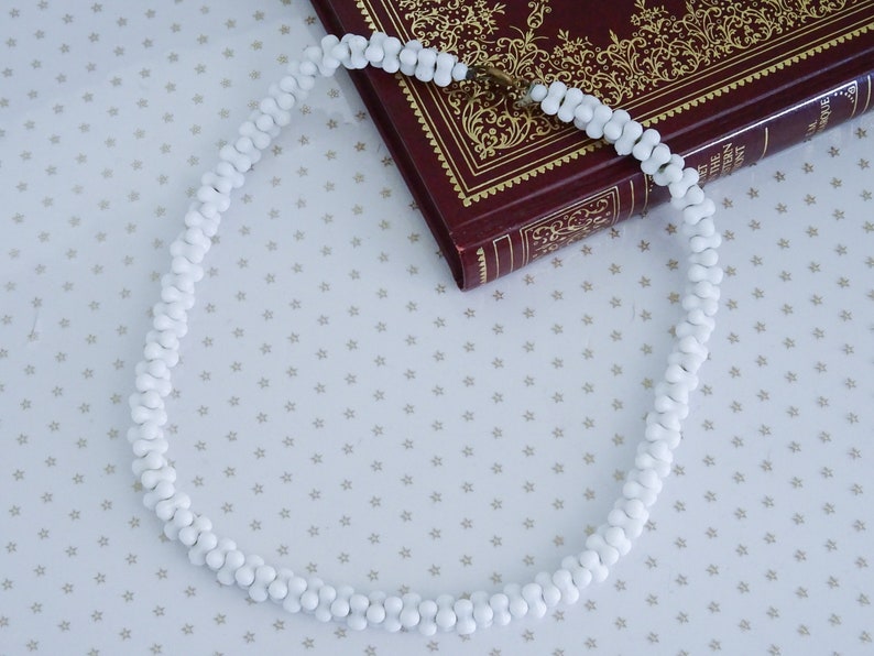 Vintage White Triange Glass Bead Choker Necklace 60s Mad Men
