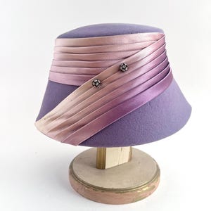VINTAGE PURPLE CLOCHE, Orchid Wool Bucket Hat, Ombre Silk  display picture 3