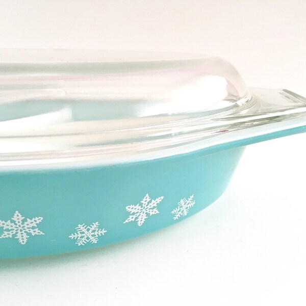 Pyrex Aqua Snowflake Casserole Covered Divided Dish Turquoise