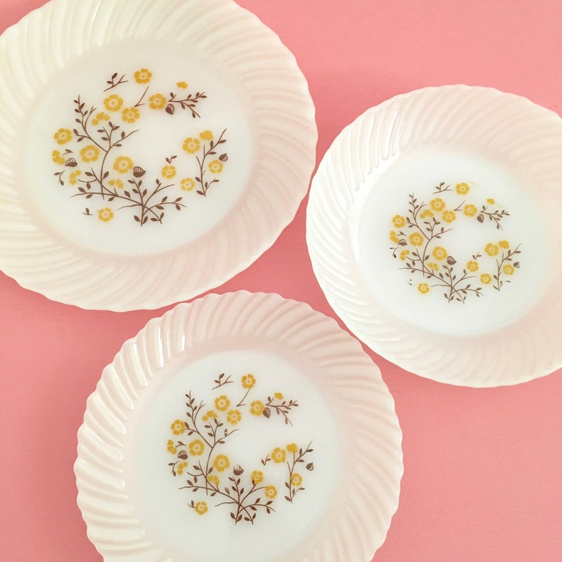 MILK GLASS PLATES Vintage Floral Milk Glass Dinnerware Etsy
