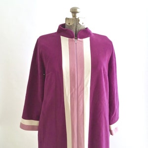 1970s PURPLE HOUSECOAT, Fleece, Vintage Stripe, Zip Up Robe, Retro Style, Loungewear, 1970s