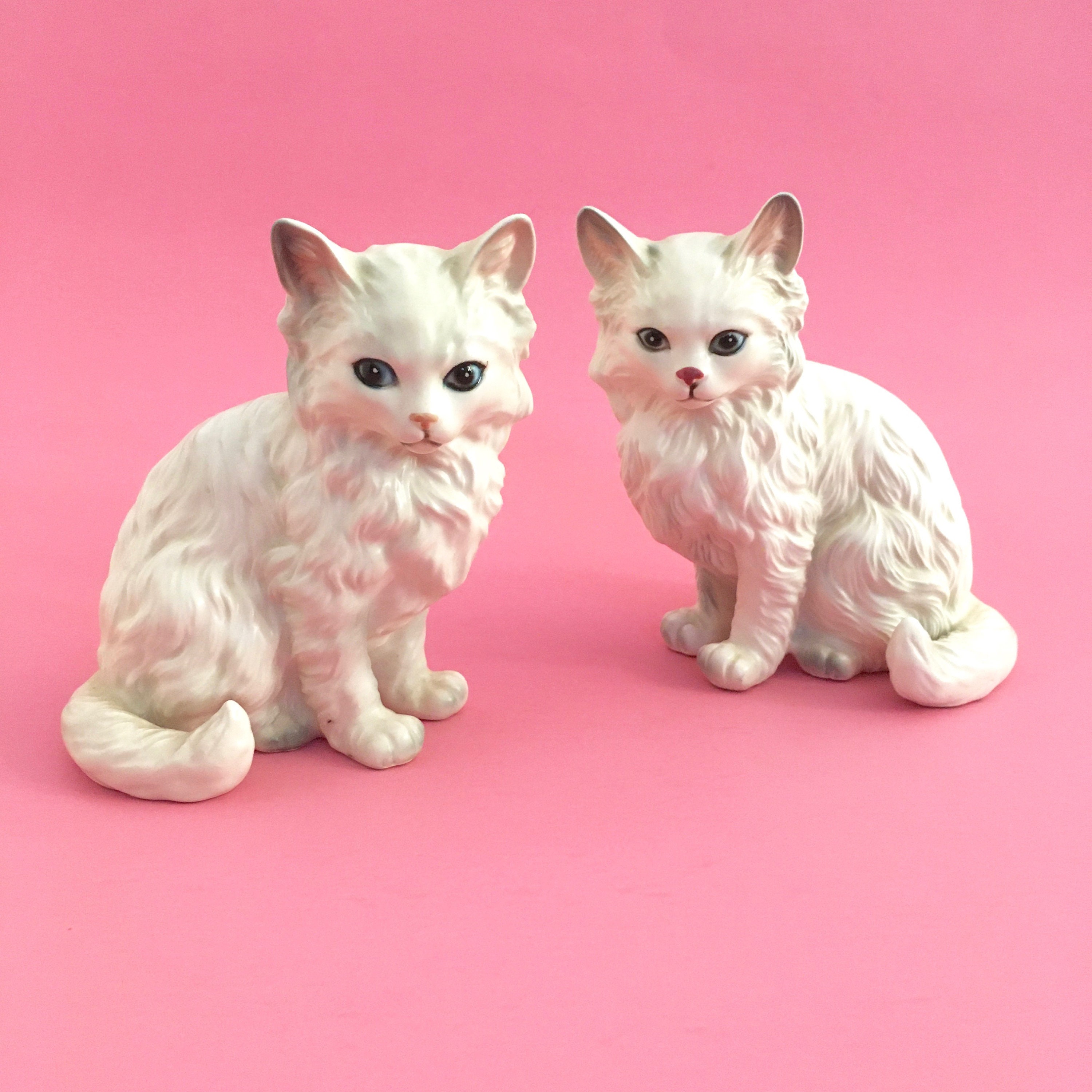 Porcelain Figurine of Persian Cat Kitty Kitten 