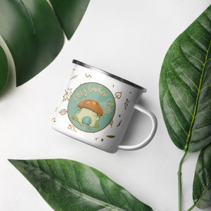 Cozy Gamer Club • Emailletasse • Gamer Geschenke • Geschenke für Sie • Videospiele • Gemütliches Zocken
