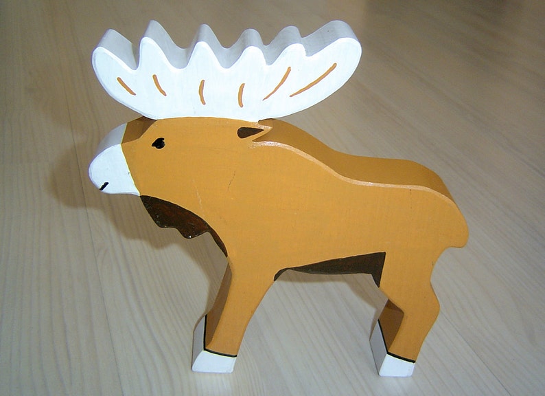 pdf patterns / tutorial for 10 different wooden animals in Waldorf style, DIY bison, bear, moose, eagle, skunk image 3