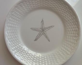 Vintage Wedgwood Nantucket Starfish Accent Plate 9” Coastal Bone China Luncheon Plate Nautical Beach House Decor White Textured Dinnerware