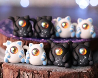 Preorder Micro Catronaut, Tiny hand sculpted cat astronaut figurine, Space kitty miniature, Handmade clay animal totem