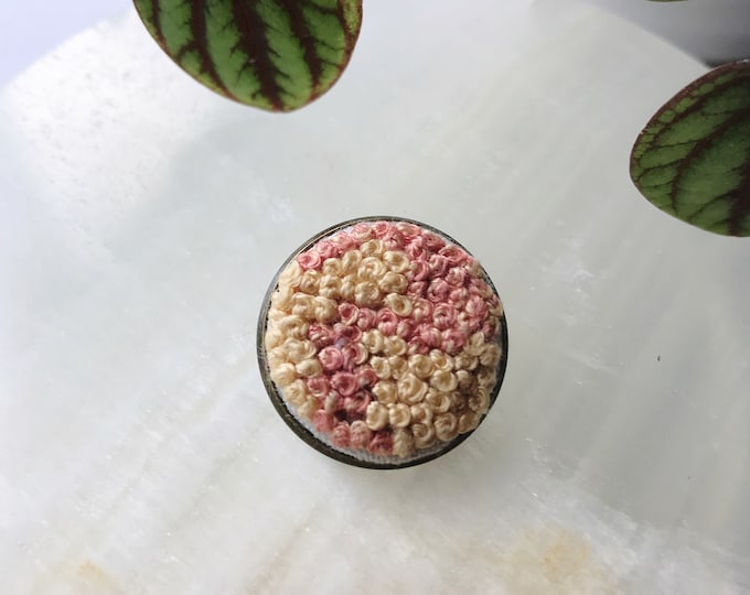 Mini Abstract Brooch // Embroidery // Pink // Yellow // Handmade