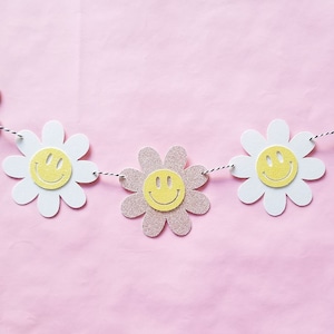 Smiley Face Daisy Garland - retro party decor - 70s party decor - hippie party decor - wall hanging - birthday party decor