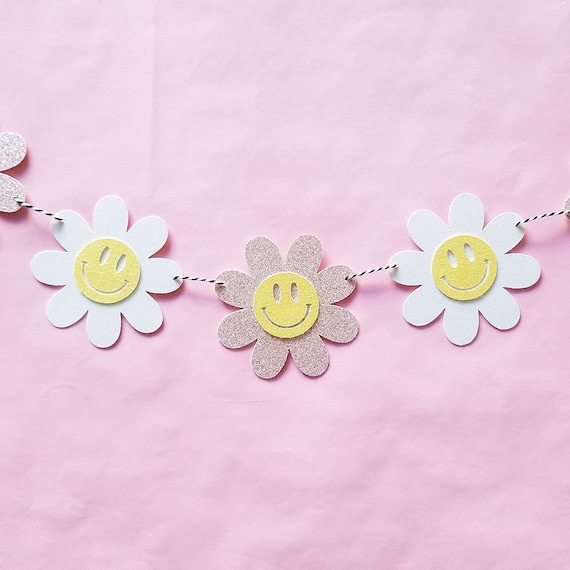 Smiley Face Daisy Garland - retro party decor - 70s party decor - hippie party decor - wall hanging - birthday party decor Il_570xn