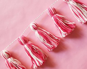 Valentine's yarn tassel garland - red, pink, white - yarn tassels - Valentine's decor - wall hanging - yarn decor - boho decor