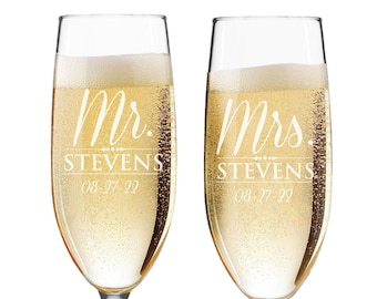 Mr and Mrs Personalized Champagne Flutes, Wedding Toasting Glasses, His Her Engraved Wine Glasses, Mr and Mrs Couples Glasses, Set of 2