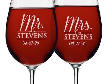 Mr and Mrs Wine Glasses, Mr Mrs Mason Jar Glasses, Mr and Mrs Gifts, Mr and Mrs Glasses, His Her Beer Glasses, Engraved Wine Glass, Set of 2