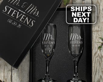 Mr and Mrs Personalized Champagne Flutes, Wedding Toasting Glasses, His Her Engraved Wine Glasses, Mr and Mrs Couples Glasses, Set of 2
