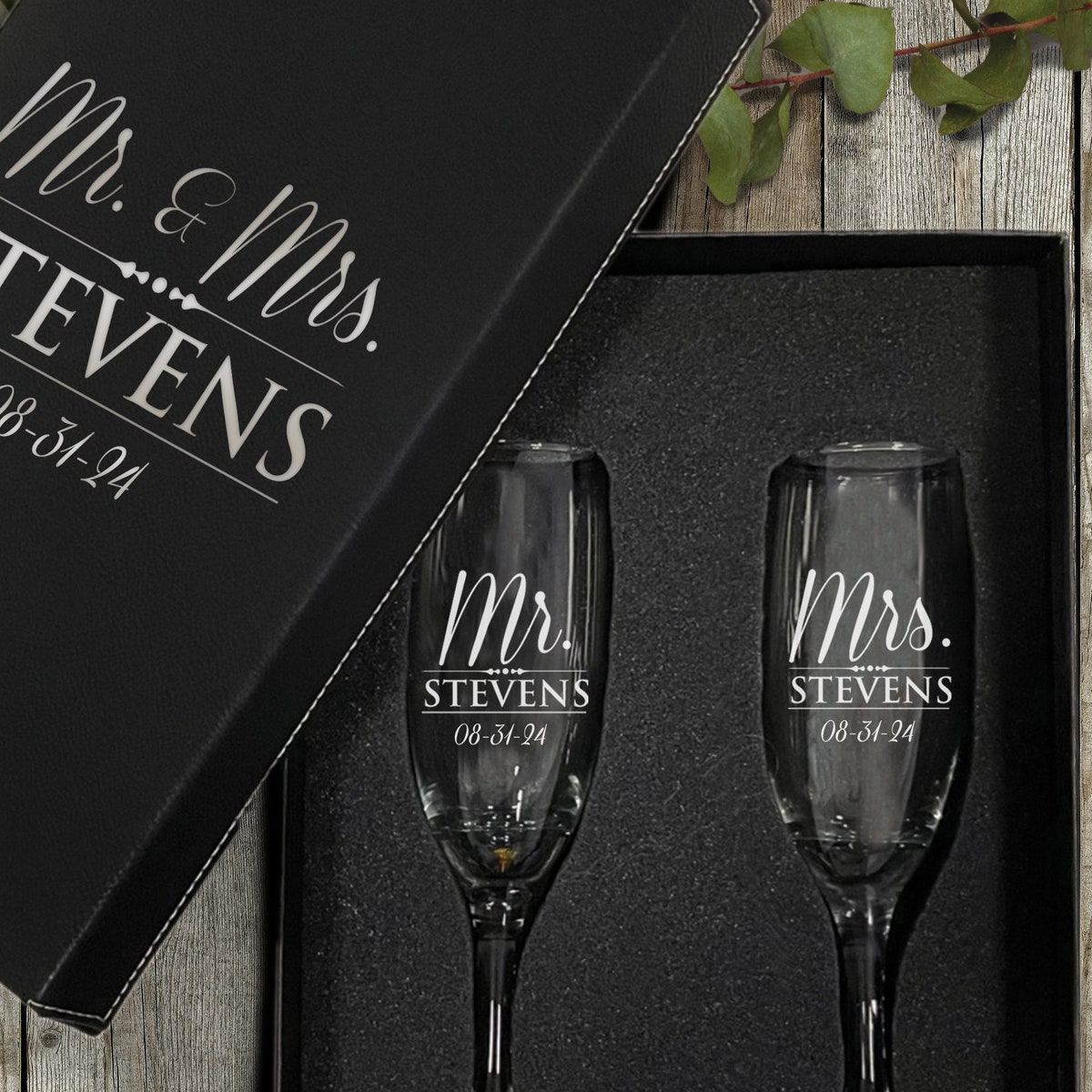 Mr and Mrs Personalized Champagne Flutes, Wedding Toasting Glasses, His Her Engraved Wine Glasses, Mr and Mrs Couples Glasses, Set of 2