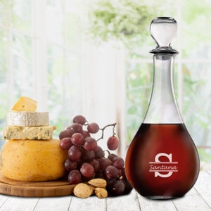 Wine Decanter, Personalized Wine Carafe, Personalized Wine Decanter, Bridesmaid Gift, Wedding Gifts for Couple, Personalized Wedding Gift