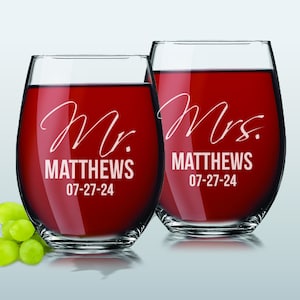 Mr and Mrs Gifts , His Her Wine Glasses, Couples Wine Glasses, Mr and Mrs Beer Glasses, Gift for Couples, Bride and Groom Gift, Set of 2