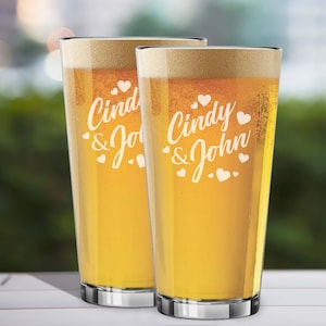 Personalized Couples Beer Glasses, Custom Anniversary Beer Pint Set of 2, His Her Mr Mrs Beer Glass Gift Set, Couples Wedding Beer Gift Set
