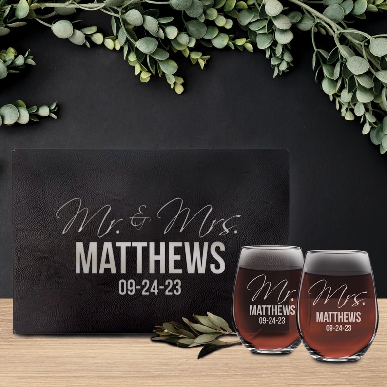 Mr and Mrs Personalized Champagne Flutes, Wedding Toasting Glasses, His Her Engraved Wine Glasses, Mr and Mrs Couples Glasses, Set of 2 image 3