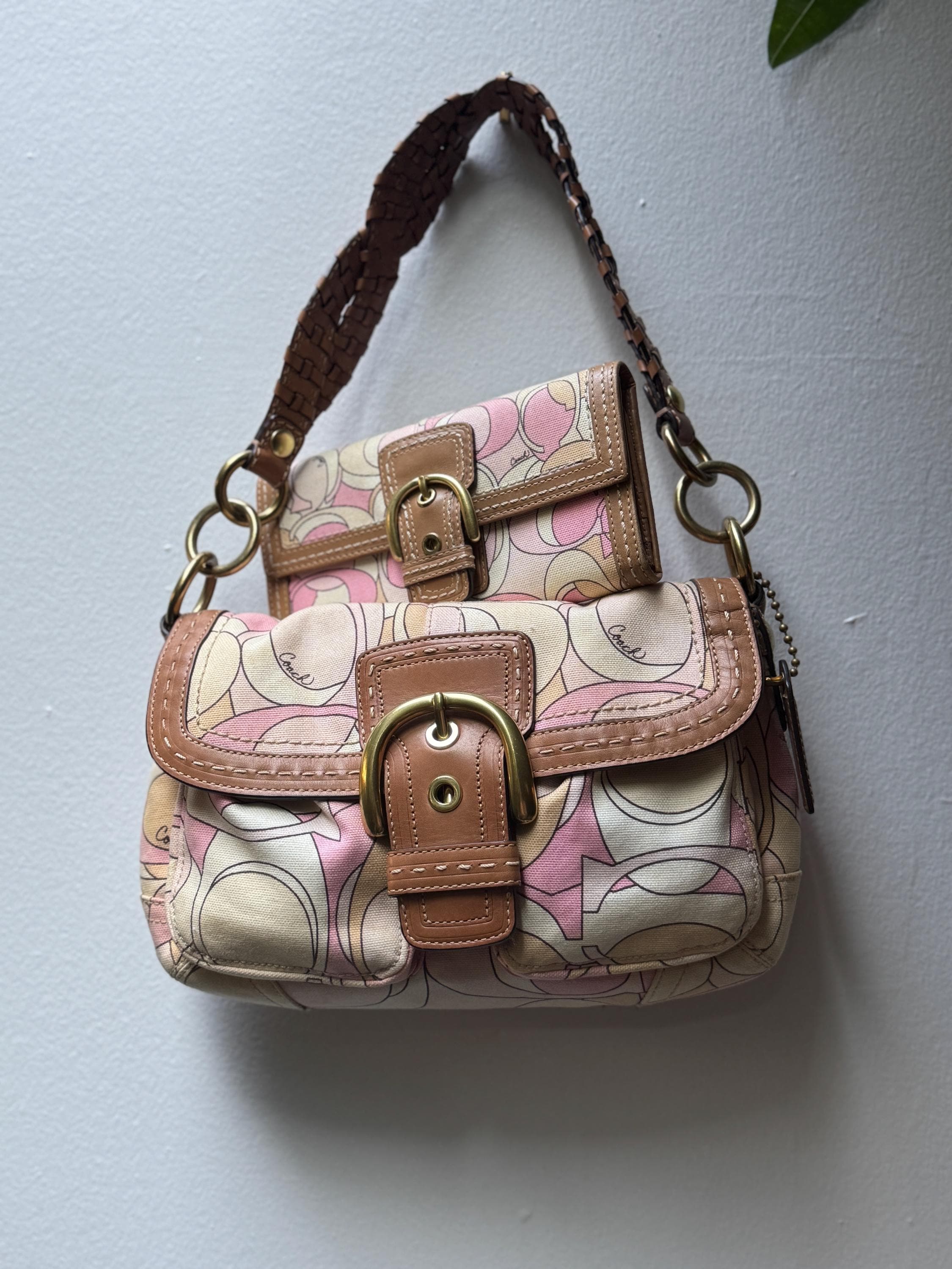 coach soho suède shoulder bag pink 3659 Coach Pink Suede Soho Flap Shoulder Bag | Elegant