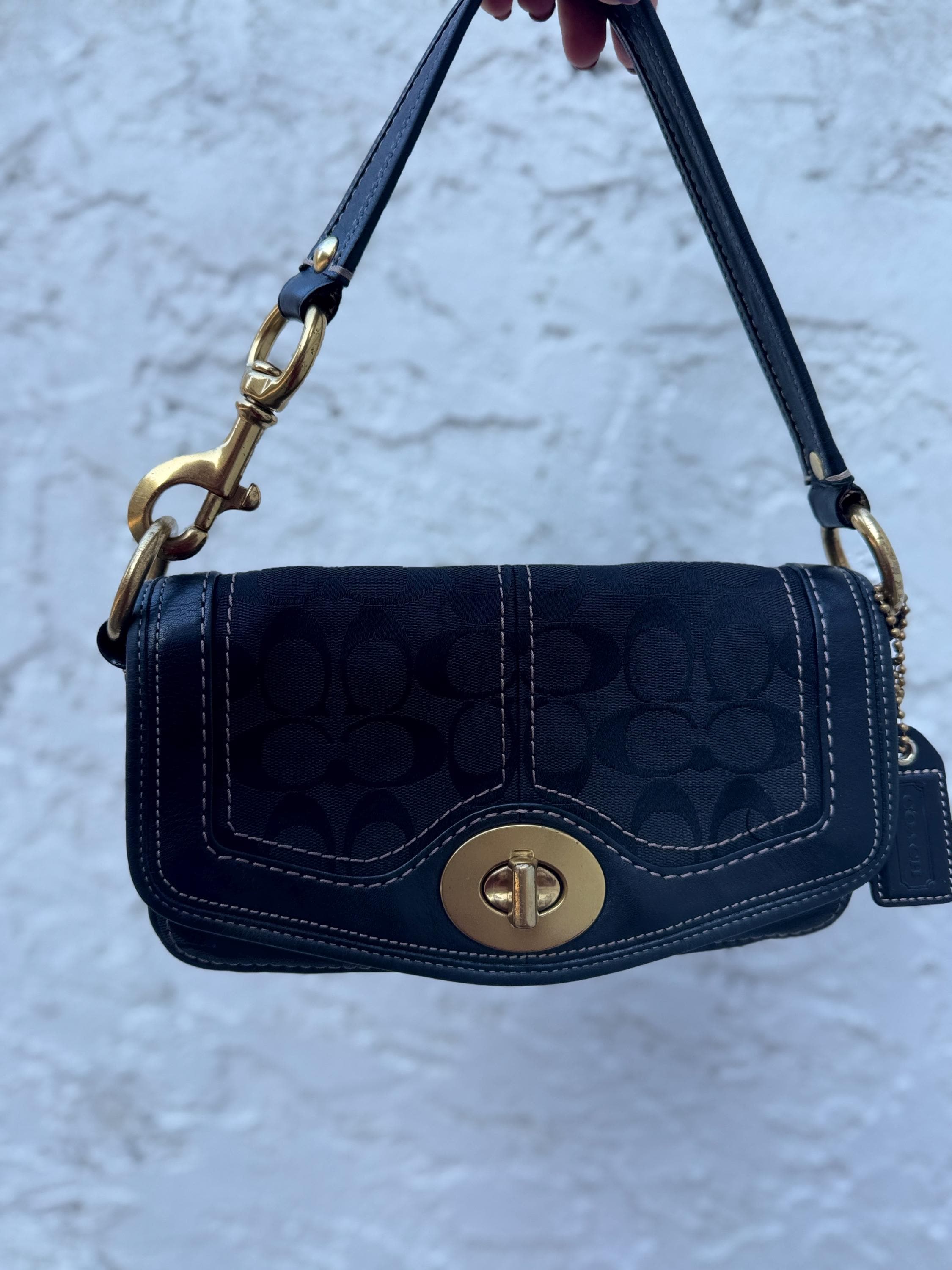バッグ Coach Legacy Flap Turn Lock Shoulder Bag Vintage COACH Legacy Trail Small Flap Shoulder bag Turn lock