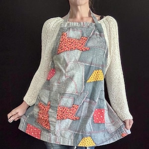 Vintage 70s Patchwork Print Apron • Adjustable Strap Halter Apron Top • Kitsch Cottagecore Kitchen Apron Top Dress Layering OS
