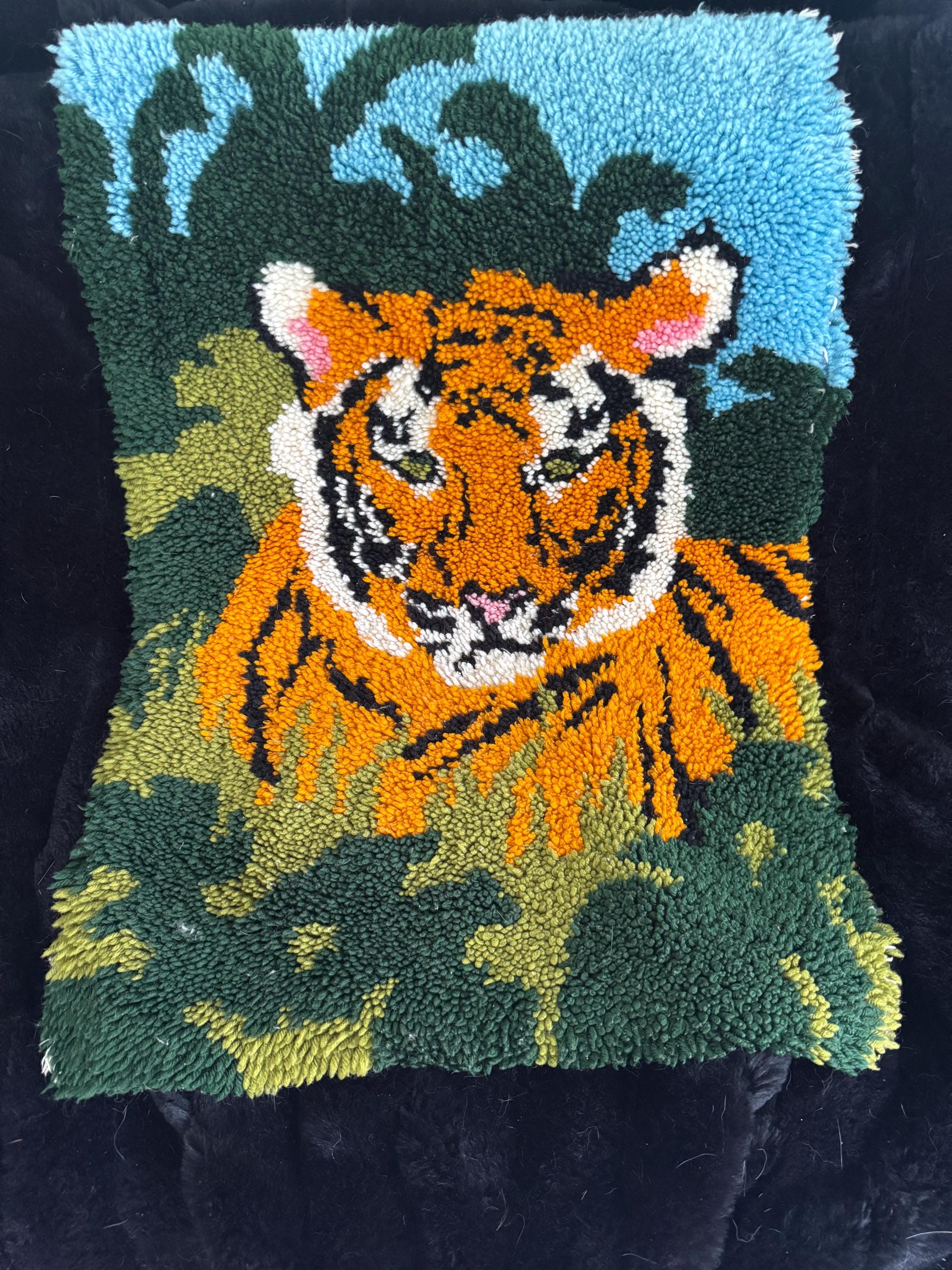 Vintage Tiger Latch Hook Rug Panel – 70s Jungle Cat Wall Art  Retro Dabbing Tiger Latch Hook Rug Wall Hanging Orange Blue Funky Animal Decor main image 2