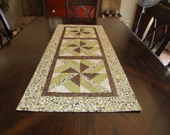 Quilted Fall Pinwheel Table Runner - Fall Decor - Table Linens - Dining & Kitchen Table Runner - Table Topper