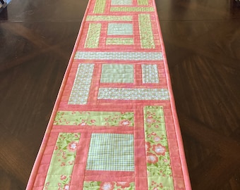 Quilted Spring Table Runner: Peach, Gold, and Green Roses