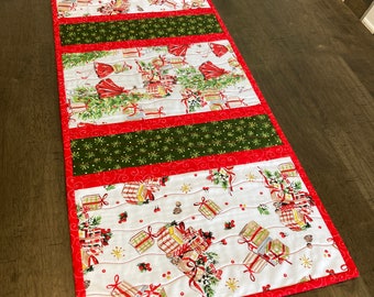 Quilted Table Runner**Christmas Table Runner**Festive**Christmas Quilted Table Runner