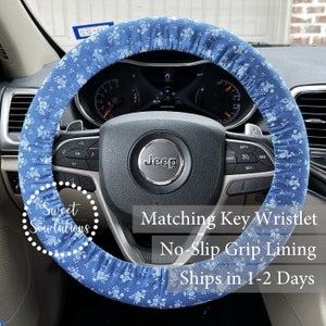 Blue Mini Floral Steering Wheel Cover, Vintage Blue Mini Roses Steering Wheel Cover, Non-Slip Grip Liner, Fabric Keychain