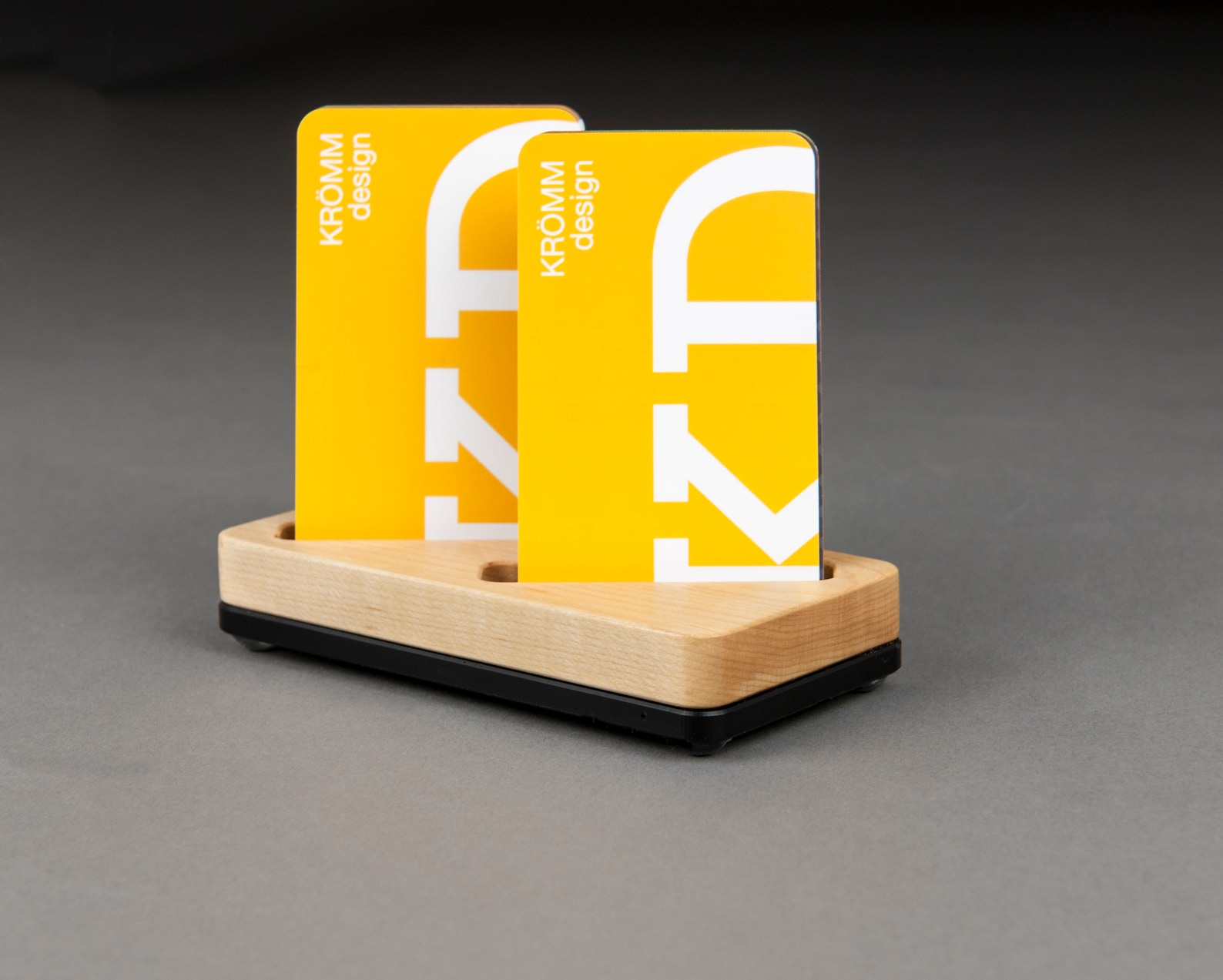 Stand карт. Тейбл стенд деревянный. Holder for business card. Card stand z-046 12x18. Display card.