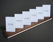 Mehrfach-vertikaler MOO-Visitenkartenständer / vertikaler MOO-Visitenkartenständer aus Nussbaum und Acryl / vertikaler Holz-Kartenhalter