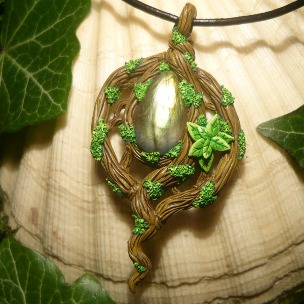 Amulet of Dryads- handcrafted Pendant with wonderfull Labradorite