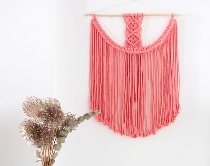 Boho wall hanging gift, Macramé wall hanging, Macrame tapestry, Boho Wall Hanging, Bohemian decor, Boho Decor, Hippie decor, Pink macrame
