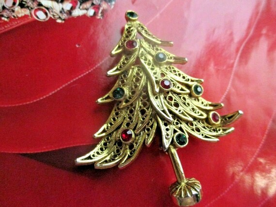 AVANTE Christmas Tree Pin 1960's Book Piece Upswe… - image 3