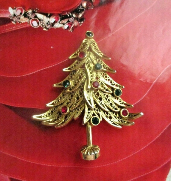 AVANTE Christmas Tree Pin 1960's Book Piece Upswe… - image 1