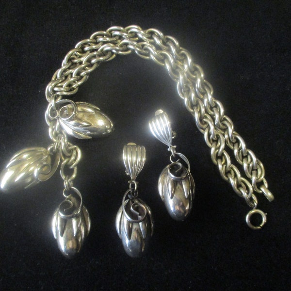 1950's Napier Cumquat Lariat Necklace 2.5" Earrings Dangle Drop Charms Sterling Silver Plate Chunky Huge Pod Acorn Balls Mid Century MCM #1