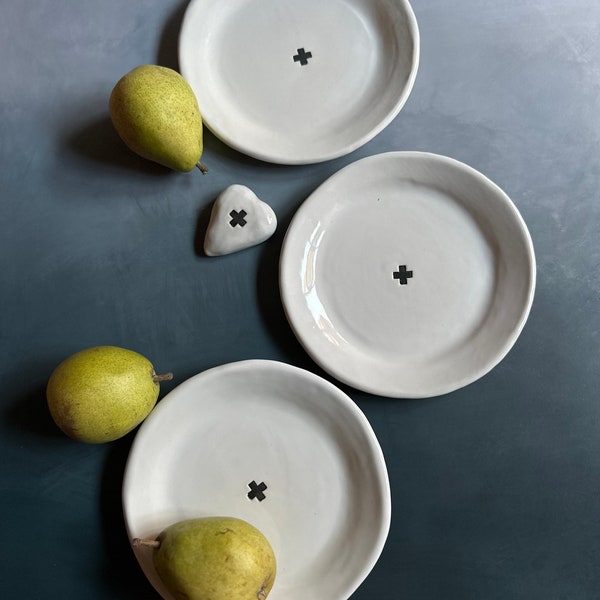 Elegant Handmade Plate with Swiss Cross - Stylish Ceramic Serve-ware - Ideal for Entertaining - Unique Hostess Gift