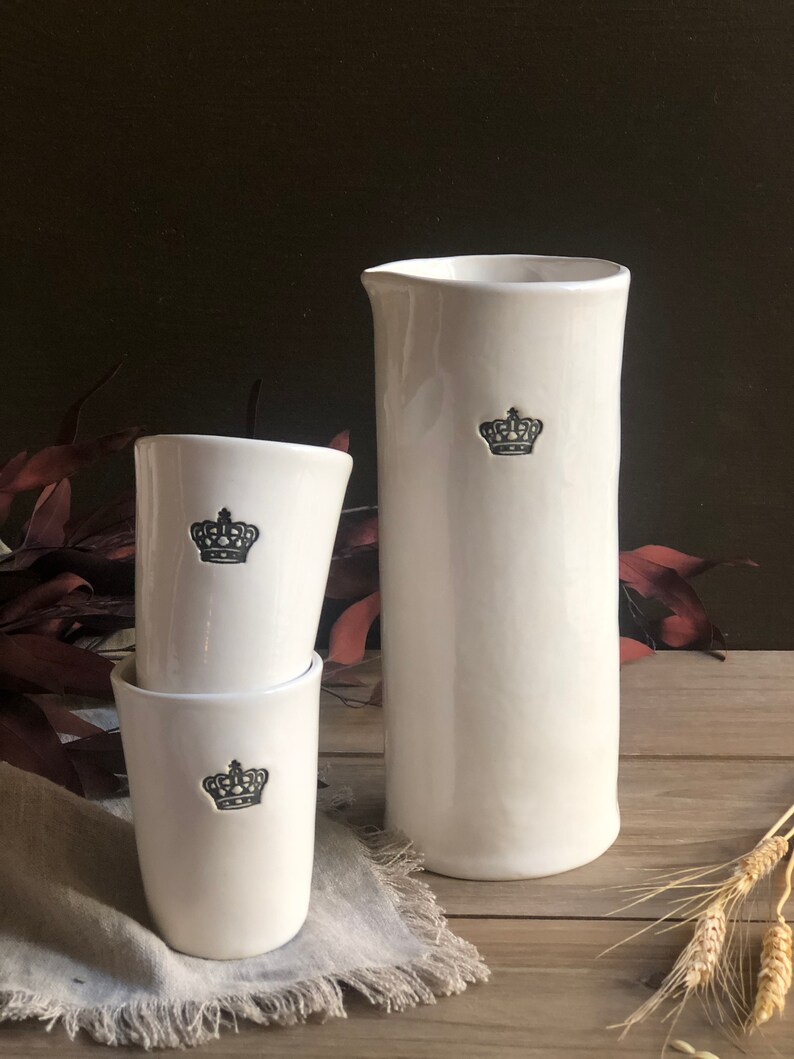 Handmade Ceramic Engraved Crown Cup Queen Lover Tumbler Set Personalized Mom Gift Handcrafted Gift for Queen Lover Crown Collection Cup