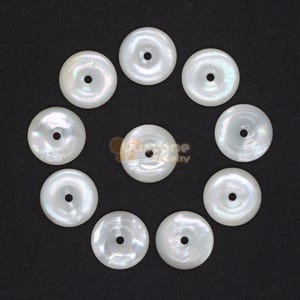 Colgante de donut de concha de nácar de 15 mm con forma de dona para hacer joyas DIY