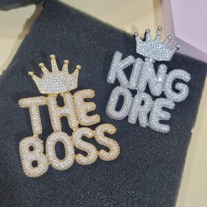Colar com mini placa de nome com fecho de coroa personalizado, pingentes de letras de bolhas geladas, corrente com nome personalizado, presentes de aniversário para meninos, meninas, crianças, joias masculinas