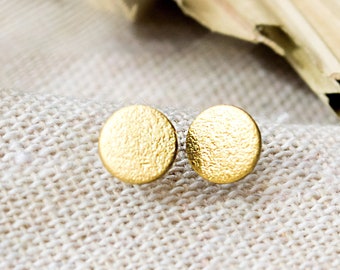 Matte circle stud earrings 0.7 cm - Coin - Circle - Gold-coloured - Coin