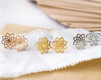 Mandala stud earrings - gold-coloured / rose gold-coloured / silver-coloured - stainless steel boho - geometric